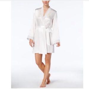 Linea Donatella | White Embroidered sheer bell sleeves with bow pearl | size S/M